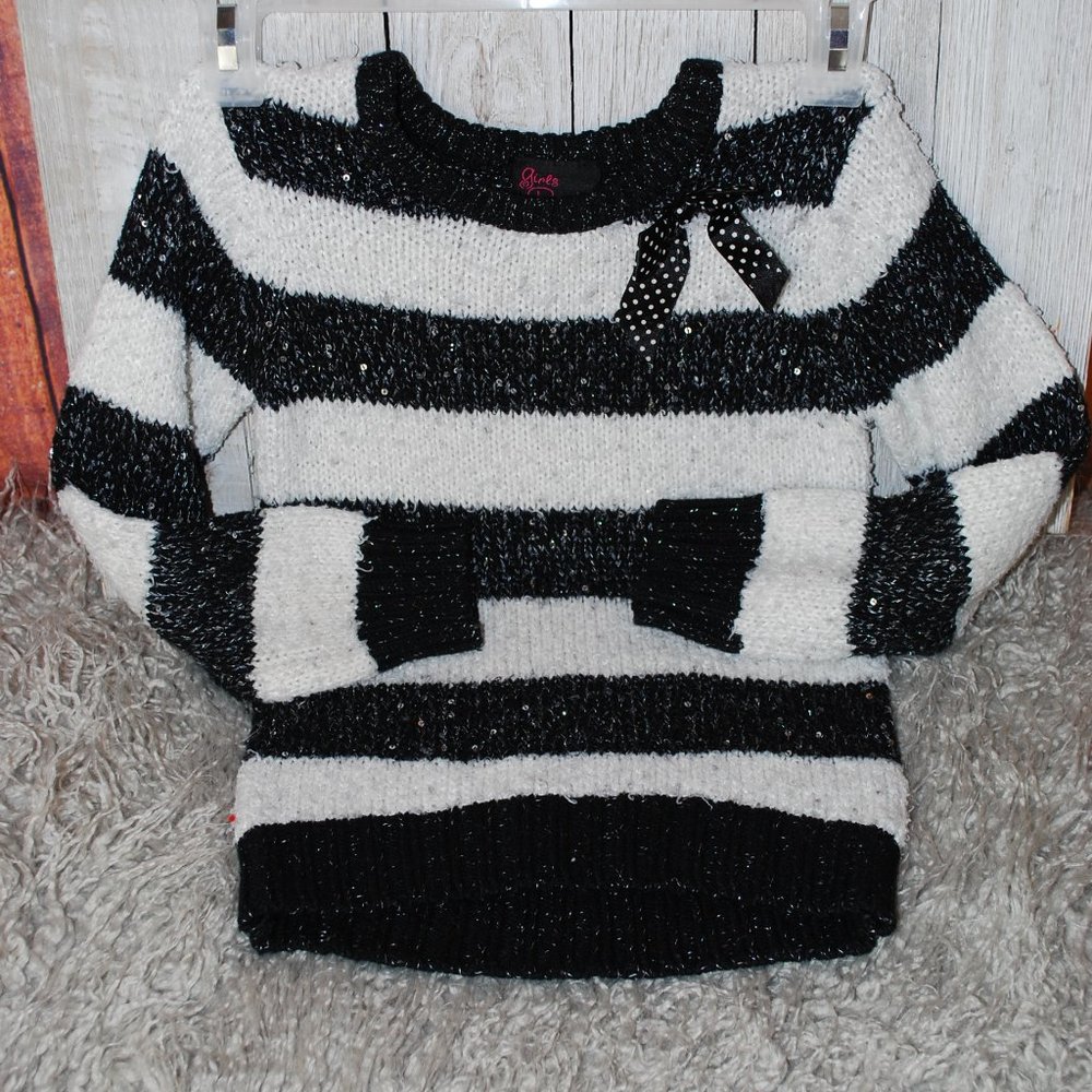 Girls rule sweater